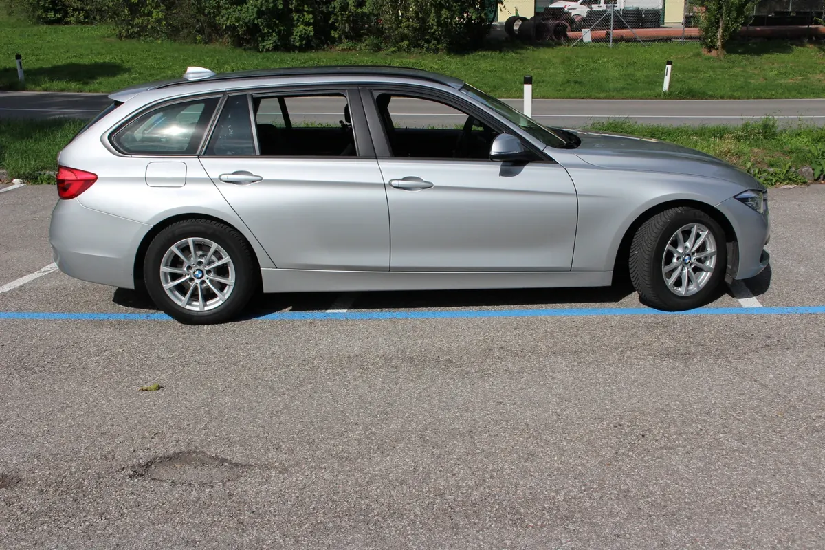 BMW 3 Series 2017 photo 3