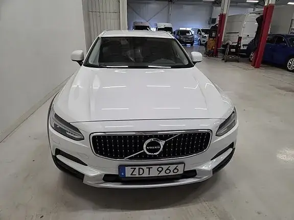 Volvo V90 Cross Country 2018 photo 2