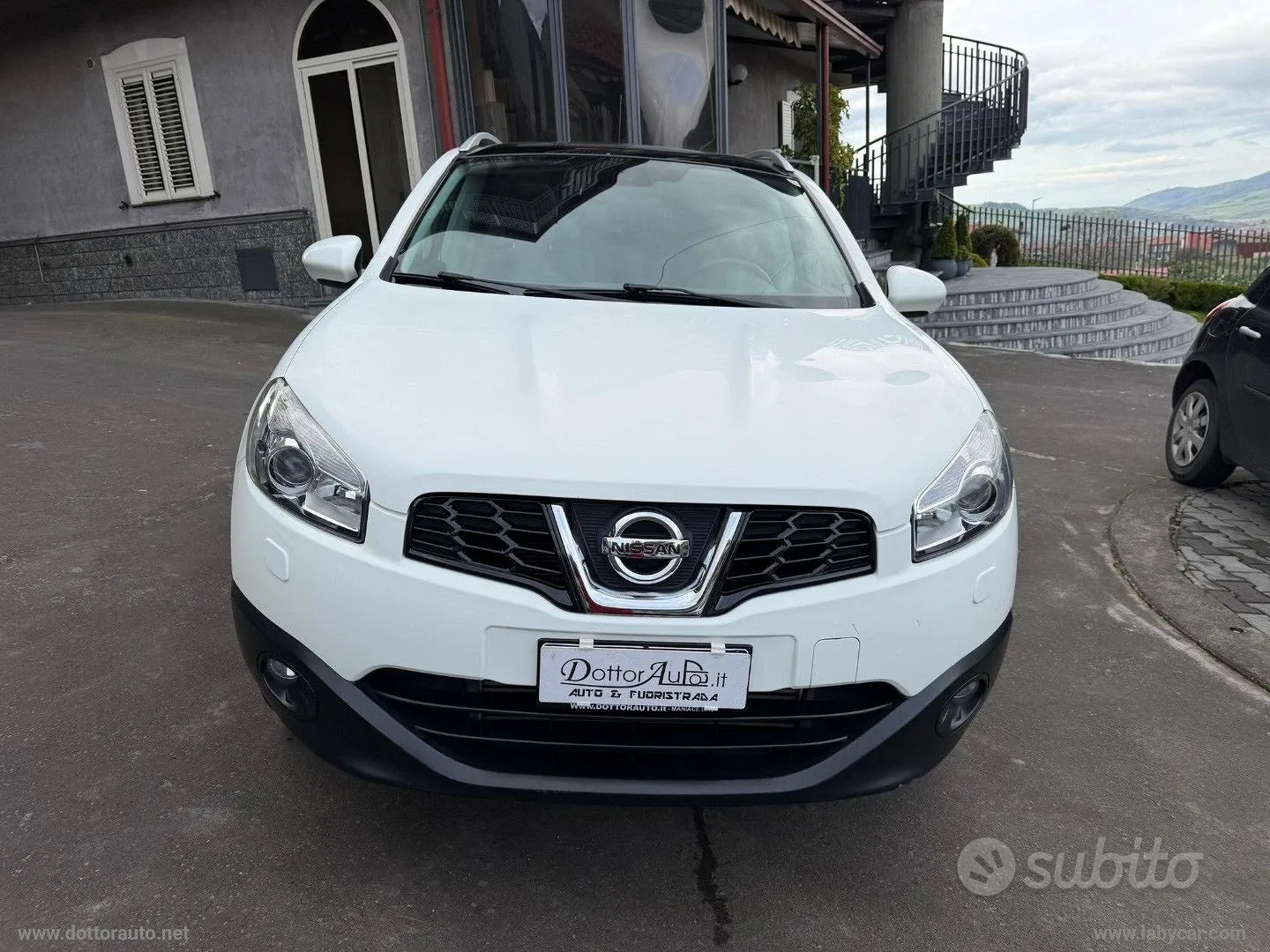 Nissan Qashqai 2012 photo 2