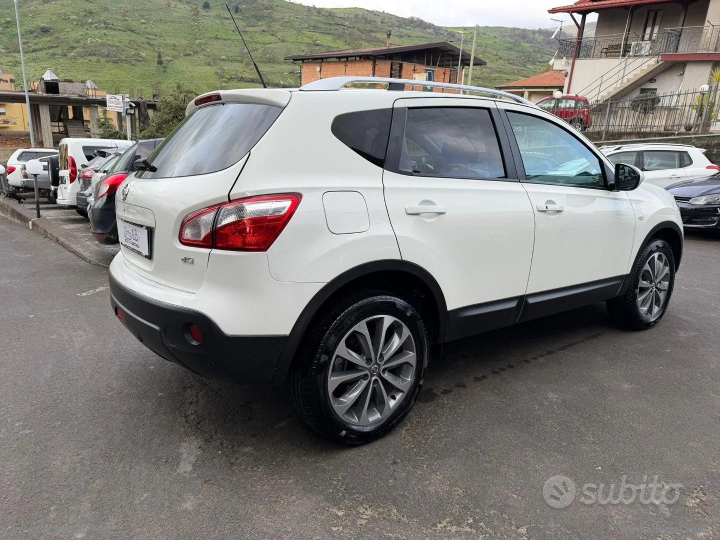 Nissan Qashqai 2012 photo 5