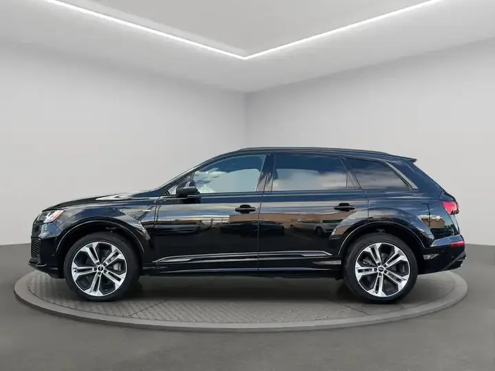 Audi Q7 2022 photo 5