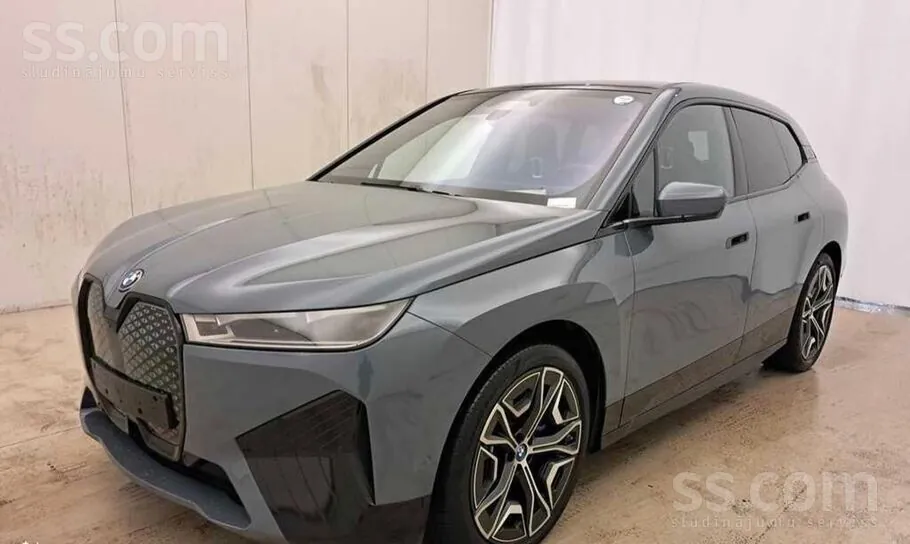 BMW Ix40