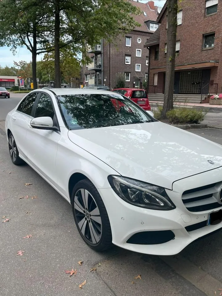 Mercedes-Benz C220