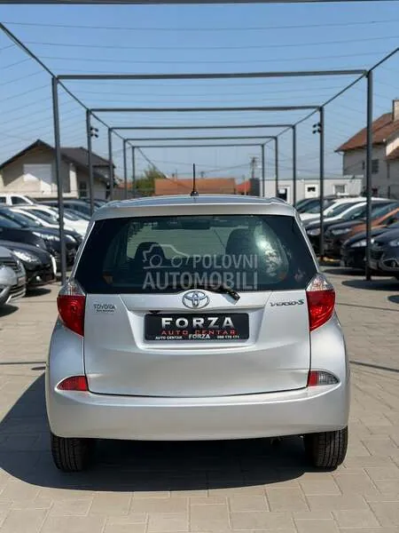 Toyota Verso-S 2012 photo 5