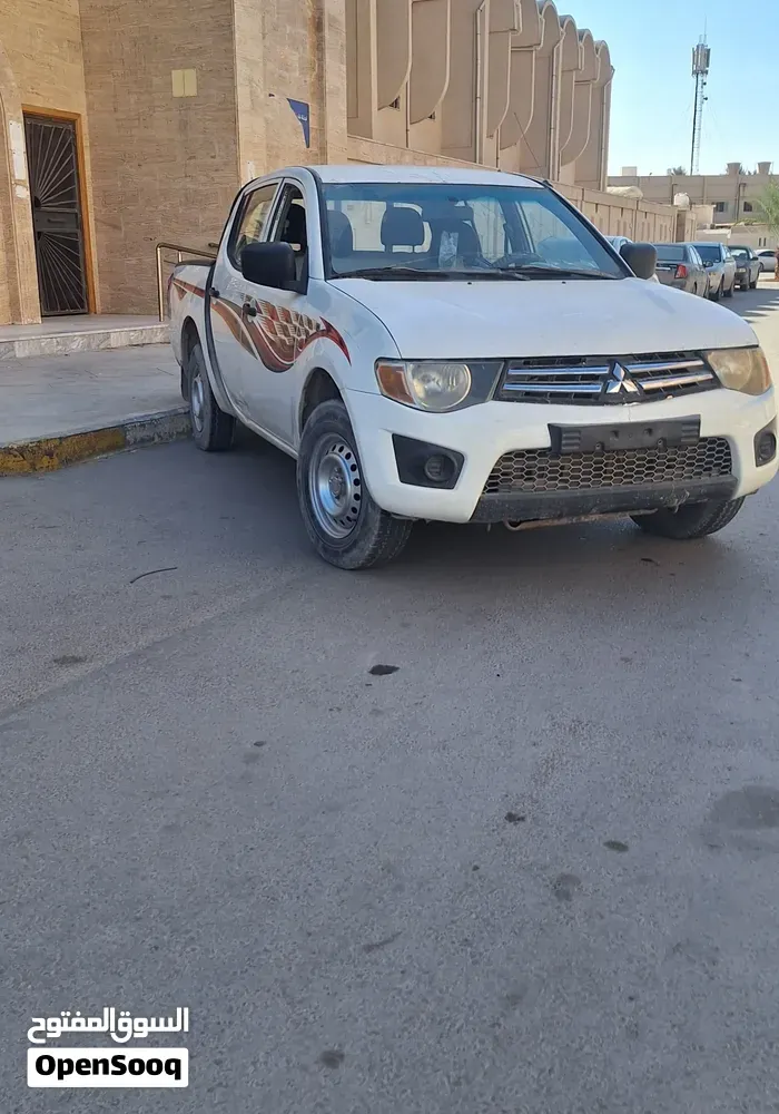 Nissan Navara 2009 photo 5