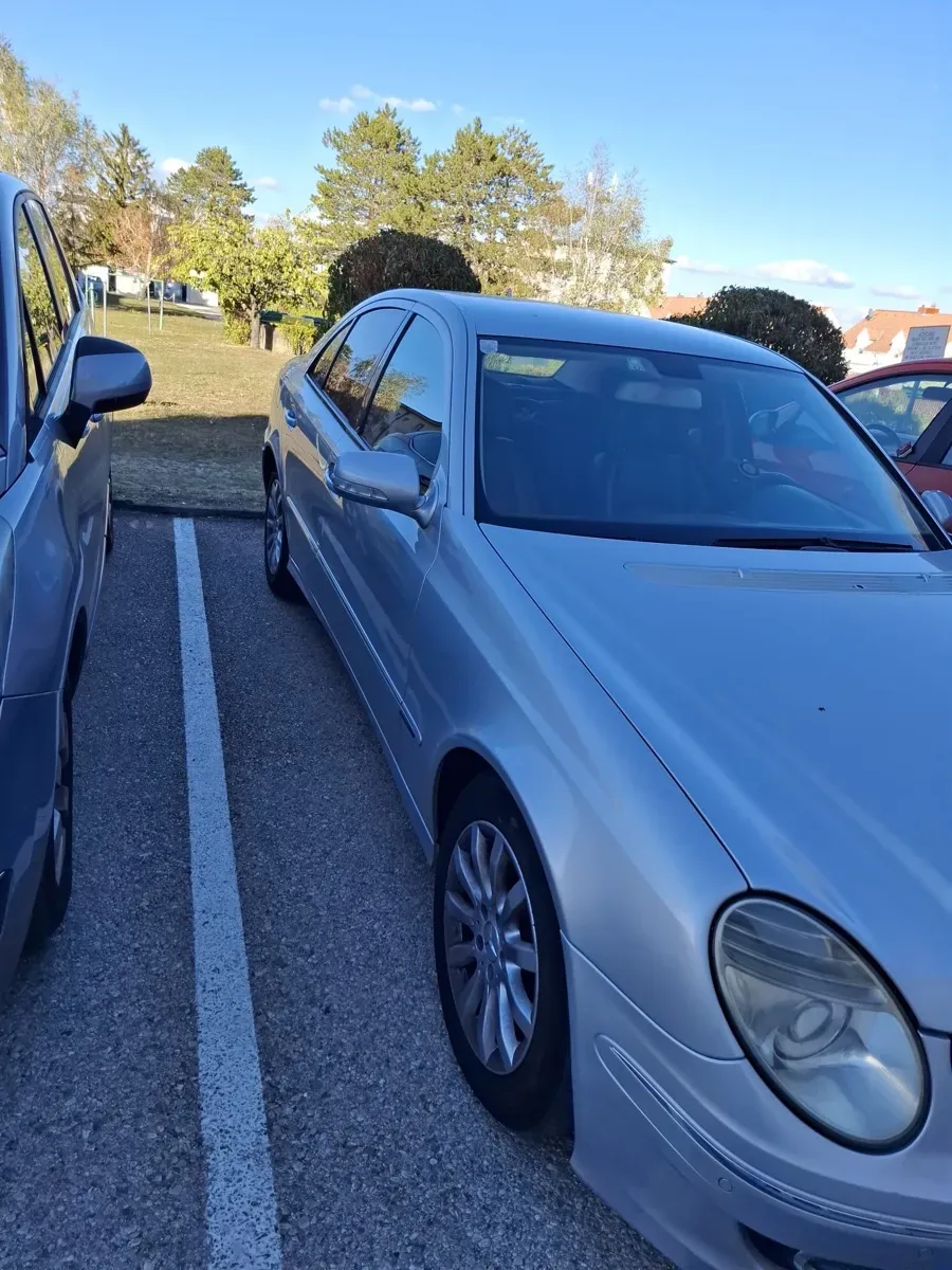 Mercedes-Benz E-Class 2008 photo 3