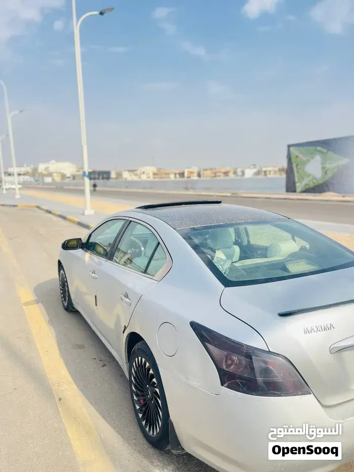 Nissan Maxima