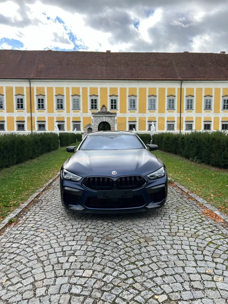 BMW 8 Series 2022 photo 2