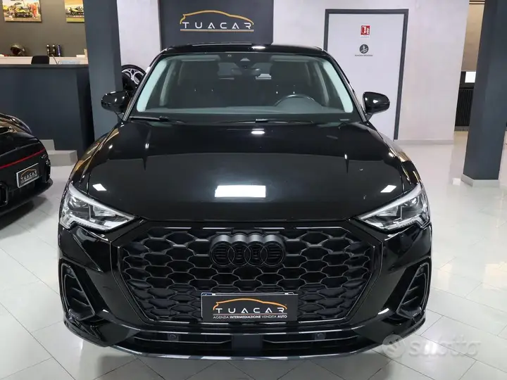 Audi Q3 2023 photo 2