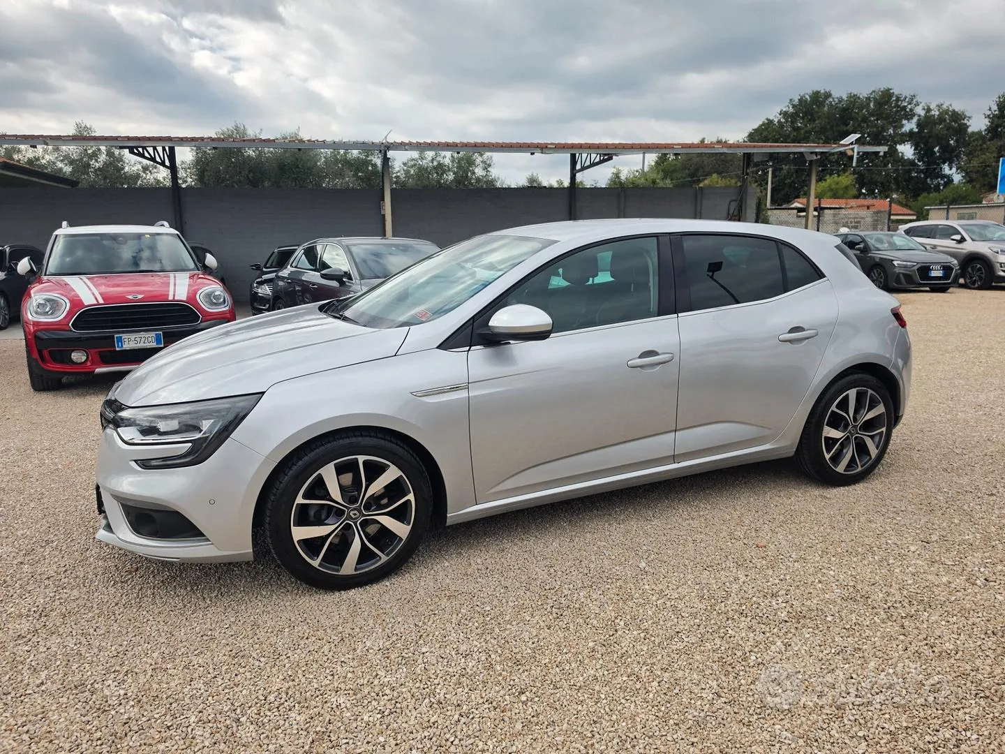 Renault Megane 2017 photo 2