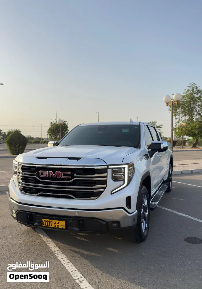GMC Sierra 2024 photo 2
