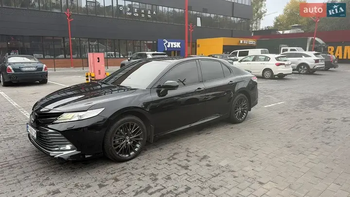 Toyota Camry 2017 photo 2