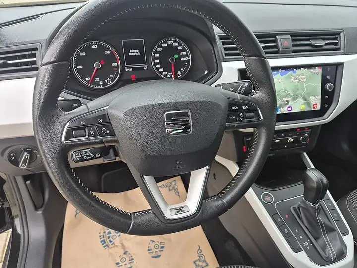 Seat Arona 2021 photo 2