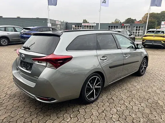 Toyota Auris 2018 photo 4