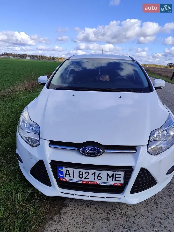 Ford Focus 2014 photo 2