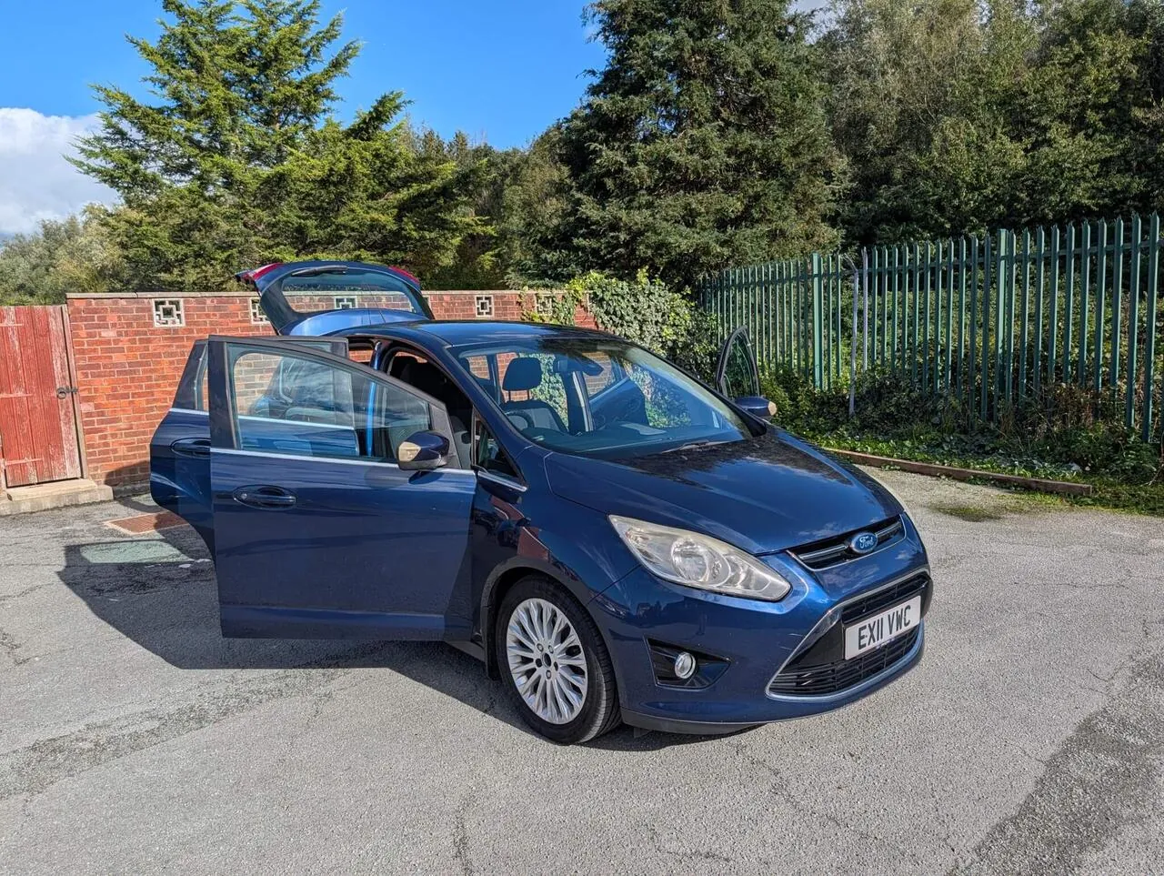 Ford C-Max 2011 photo 2