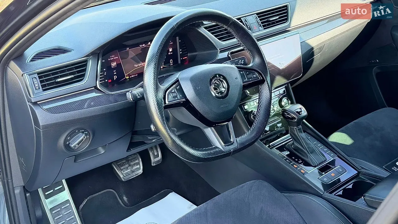Skoda Superb 2018 photo 2