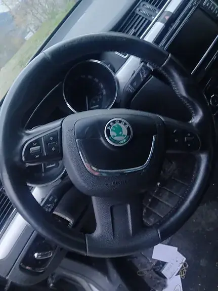 Skoda Superb 2013 photo 4