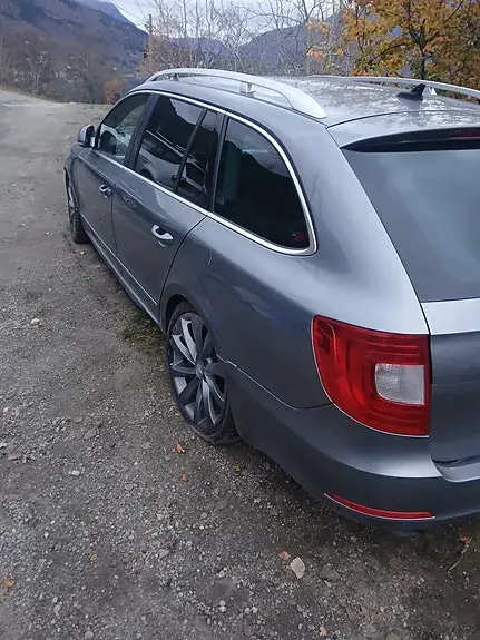 Skoda Superb 2013 photo 2