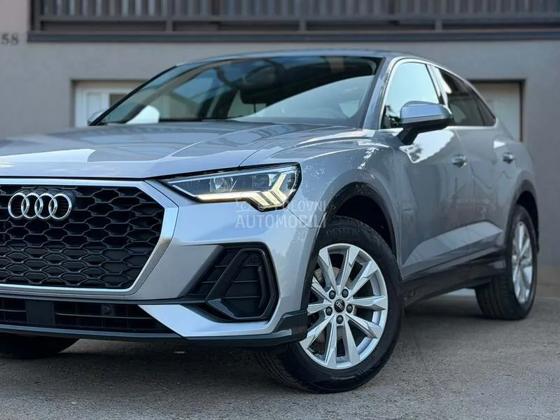 Audi Q3 2021 photo 2
