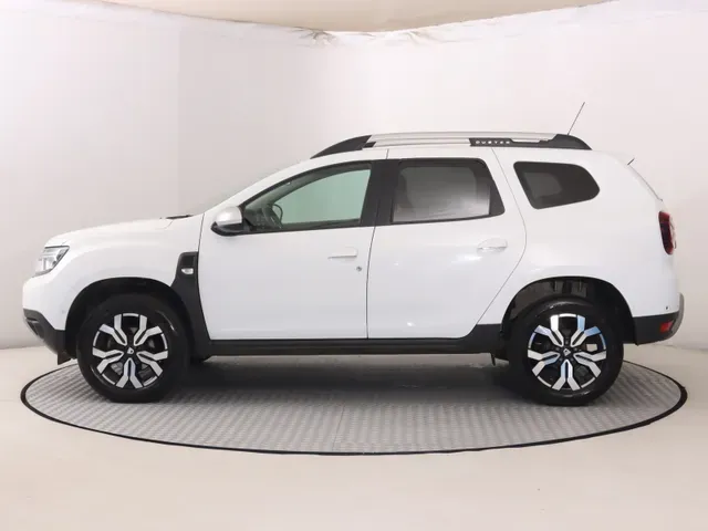 Dacia Duster 2022 photo 2