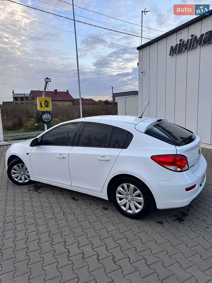 Chevrolet Cruze 2011 photo 3