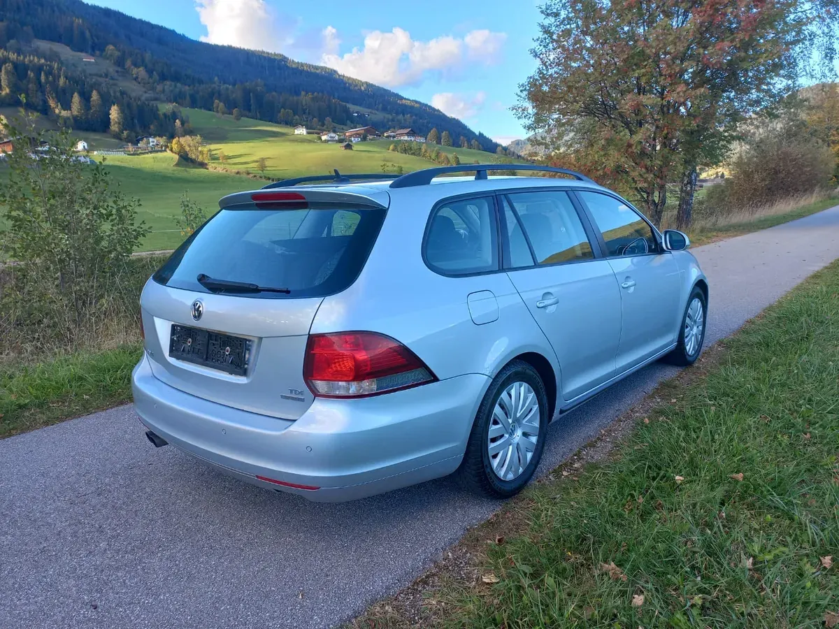 Volkswagen Golf 2010 photo 3