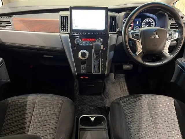 Mitsubishi Delica D 2019 photo 3