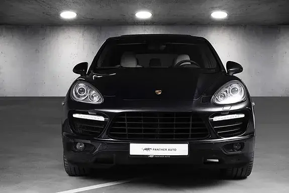 Porsche Cayenne Turbo 2011 photo 3