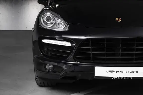 Porsche Cayenne Turbo 2011 photo 5