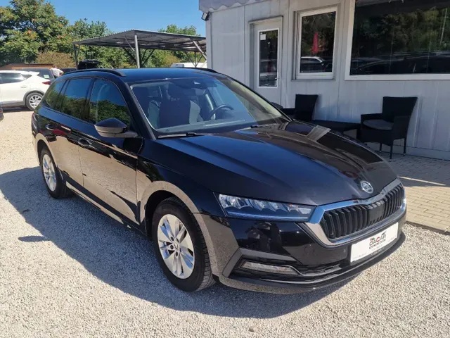 Skoda Octavia 2023 photo 2