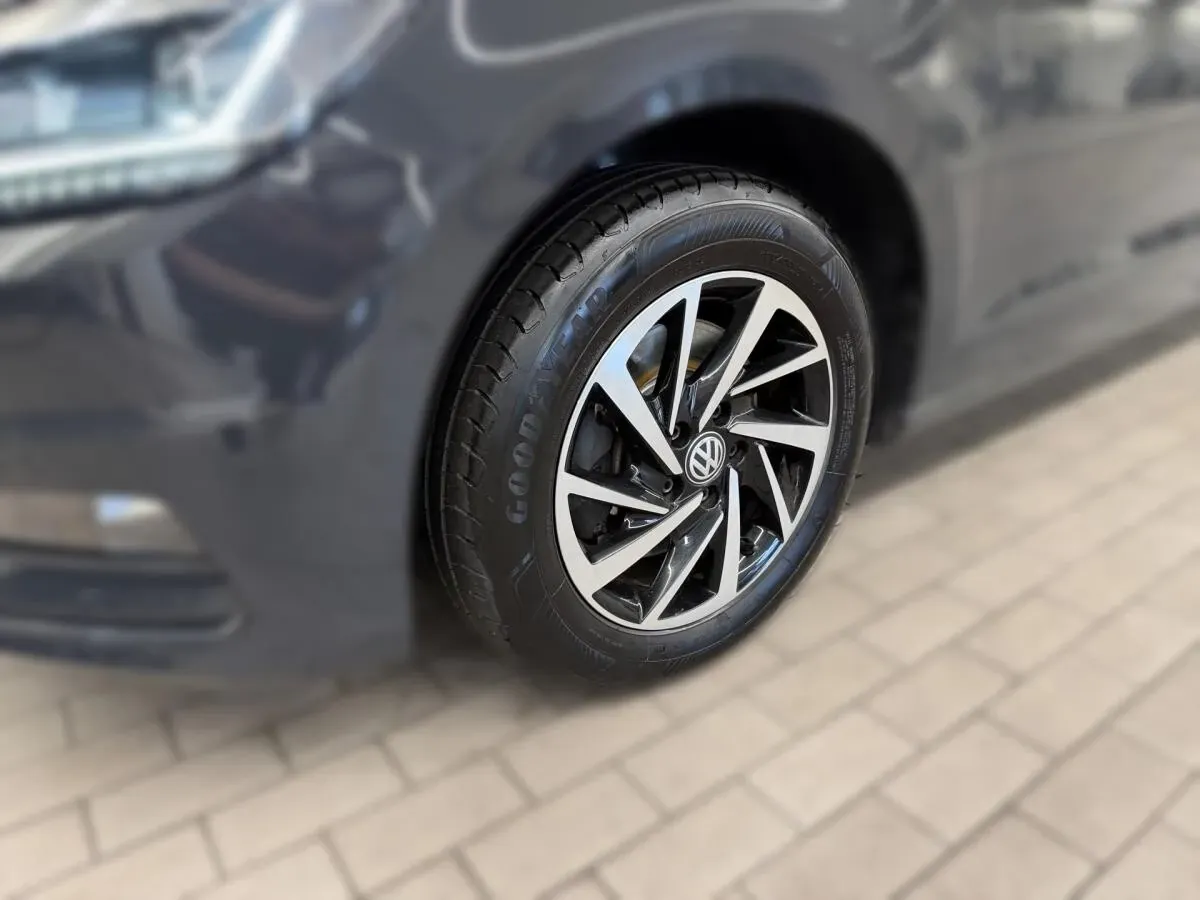 Volkswagen Touran 2019 photo 3