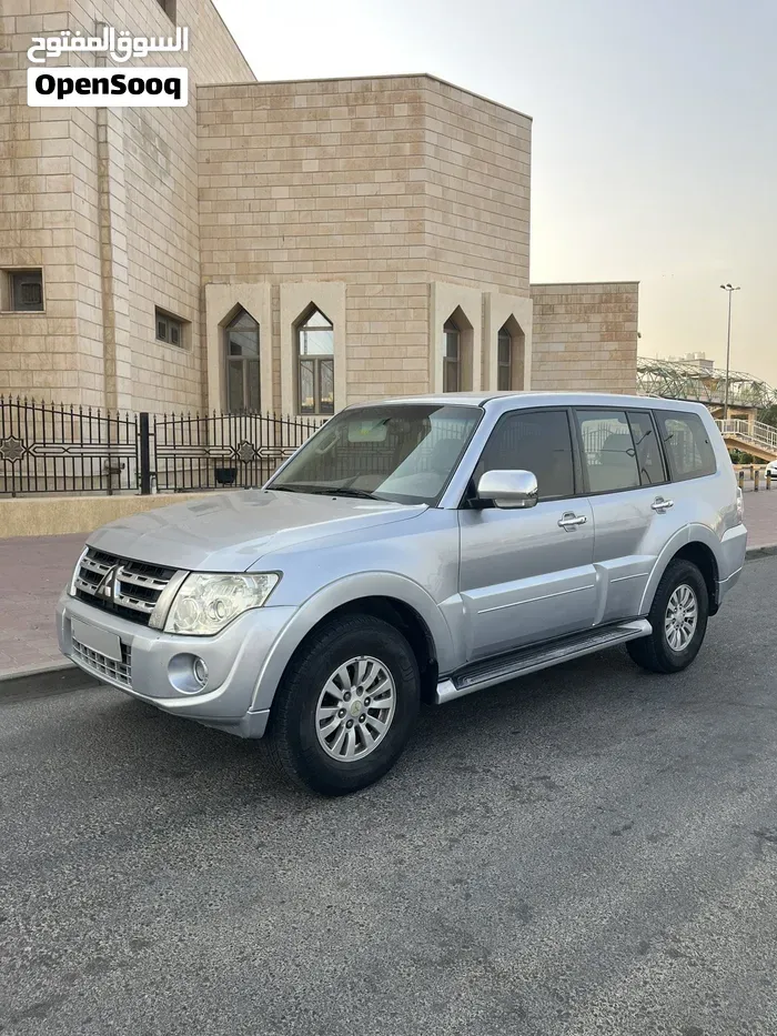 Mitsubishi Pajero 2012 photo 5