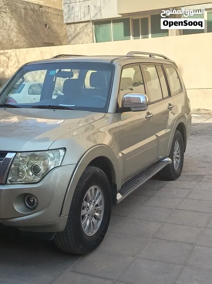 Mitsubishi Pajero 2012 photo 3