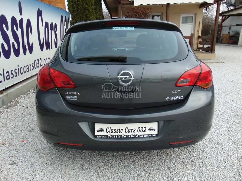 Opel Astra J 2010 photo 5