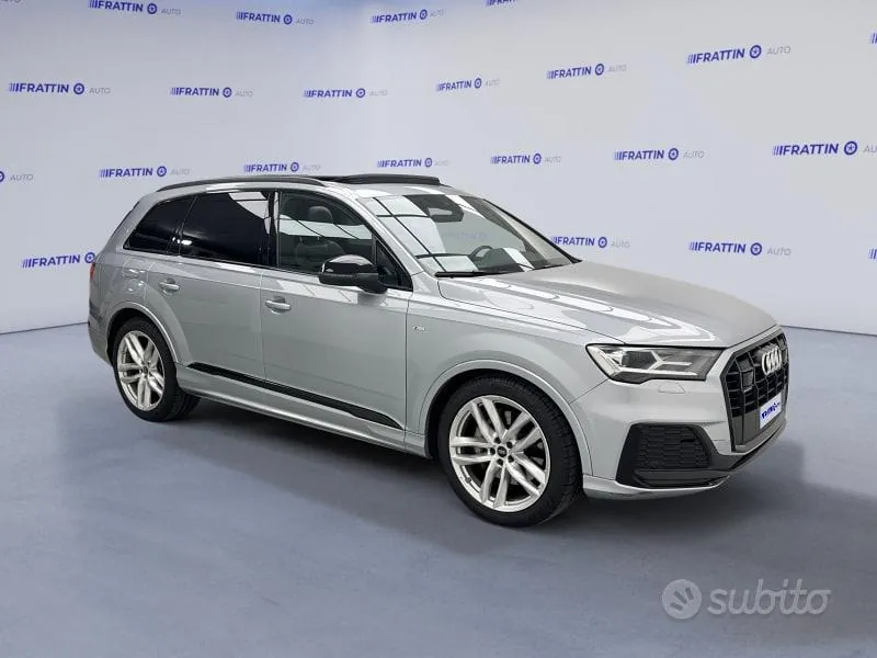 Audi Q7 2023 photo 2