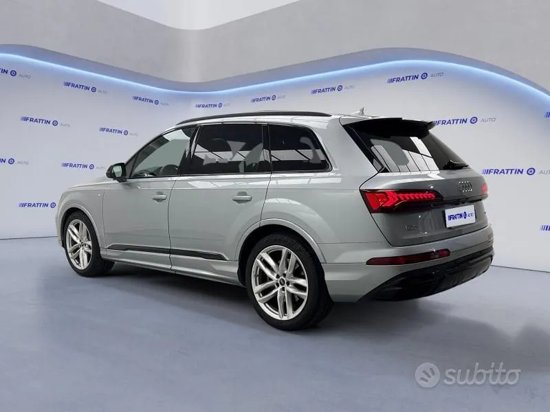 Audi Q7 2023 photo 3