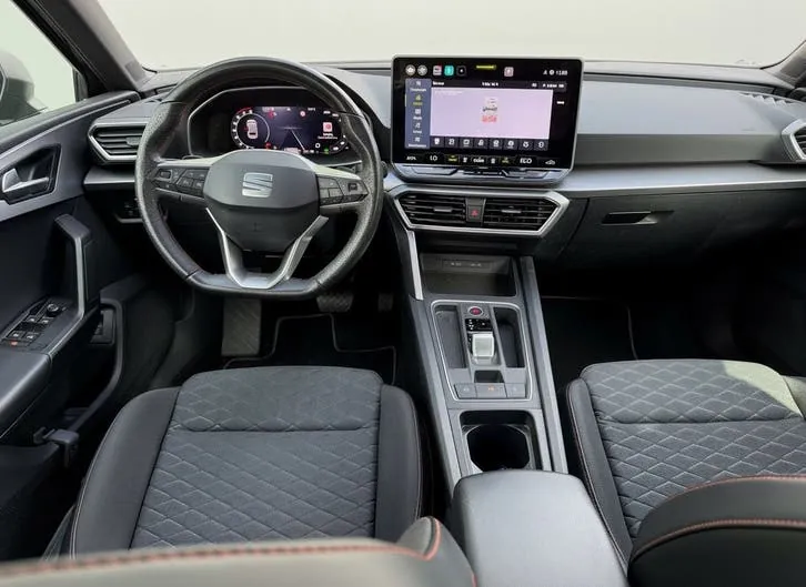 Seat Leon 2025 photo 2