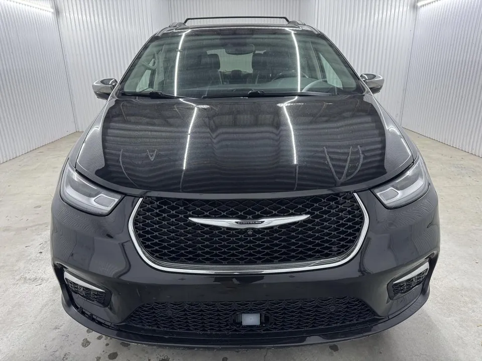 Chrysler Pacifica 2022 photo 3