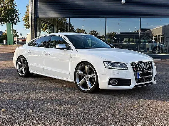 Audi S5 2011 photo 2