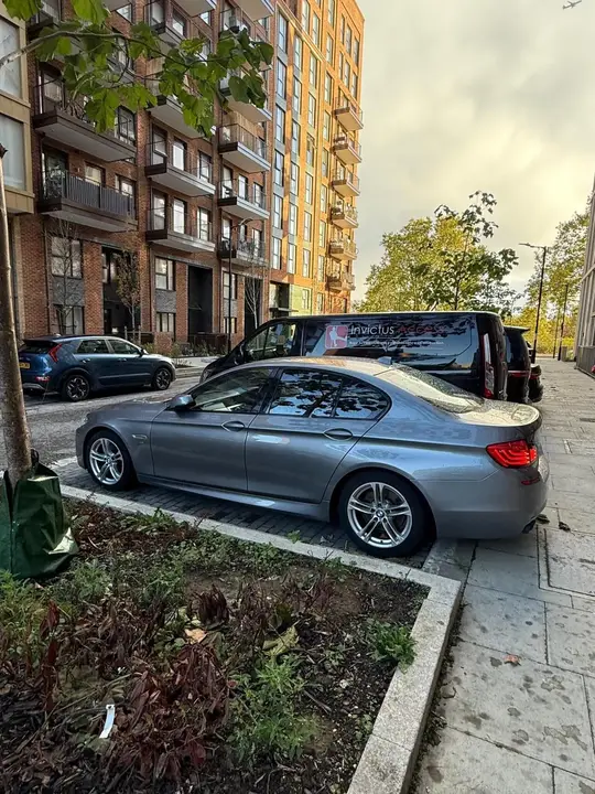 BMW 5 Series 2016 photo 2