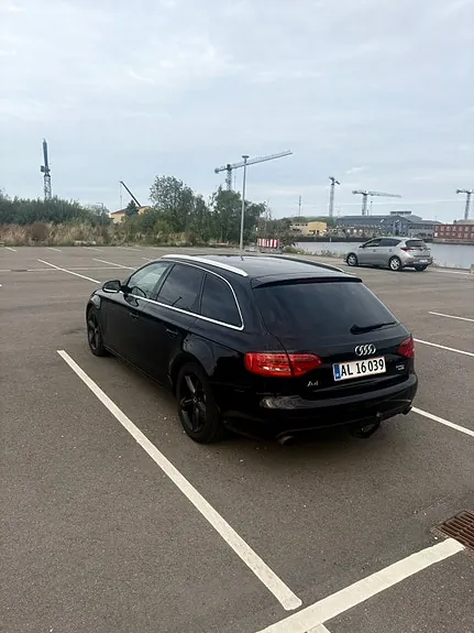Audi A4 2010 photo 3