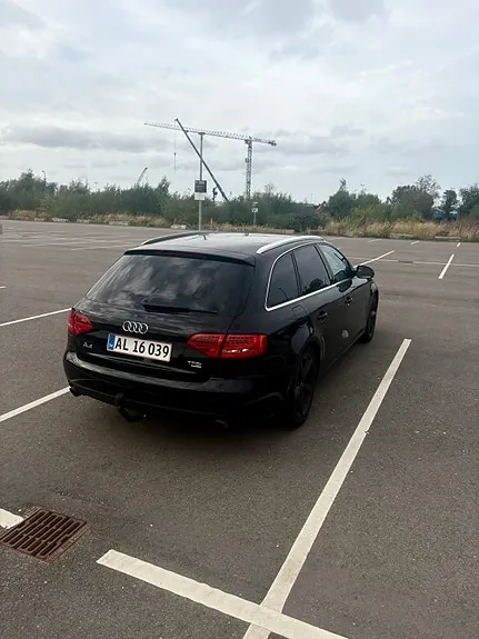 Audi A4 2010 photo 5