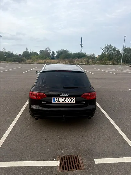 Audi A4 2010 photo 4