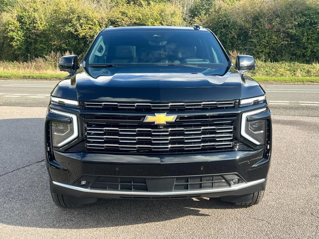 Chevrolet Suburban 2026 photo 2