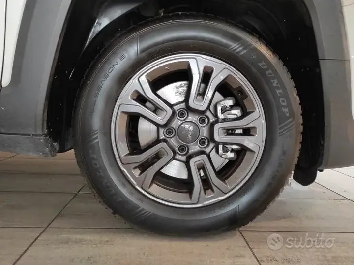 Jeep Renegade 2023 photo 3