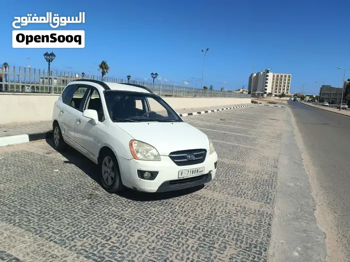 Kia Rondo 2008 photo 2