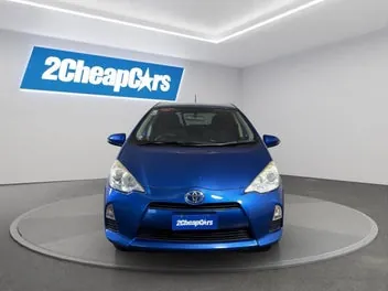 Toyota Aqua 2013 photo 3