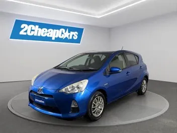 Toyota Aqua 2013 photo 2