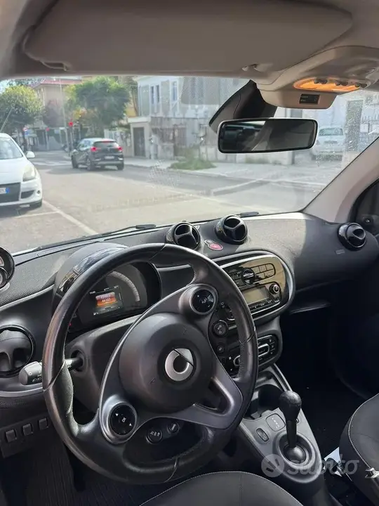 Smart Fortwo 2018 photo 2